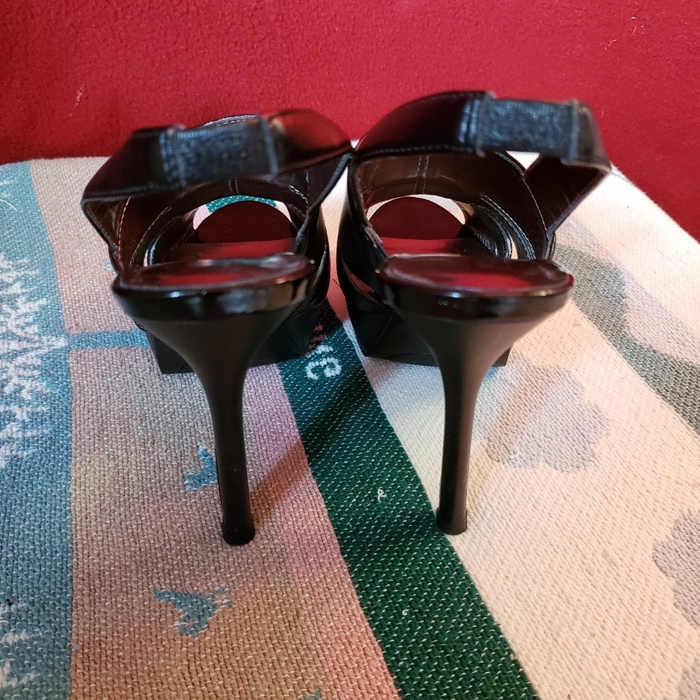 Shoes - Picture 3 of 4